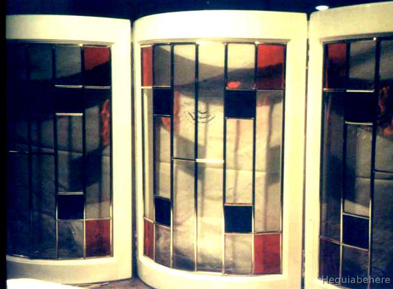 muebles-bronce-curvos