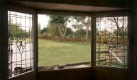  Bow window con vitrales biselado 
otra vista.-
cod:226