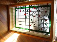 vitraux-con-guarda-verde-y-flores-recortadas