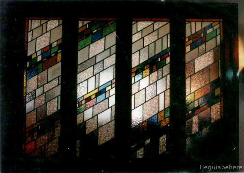 vitral-geom-tiras-de-color-ambient-otro-gde
