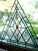  Triangulo con rombos y motivo Victoriano en biselados, guarda turquesa.-
cod:98