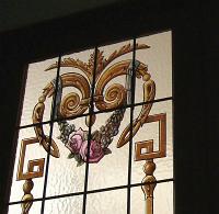  Vitrales nuevos en estilo clasico de ornato en hojas de acanto y jarrones con rosas diseñados y realizados para un cliente particular  - Palermo - Buenos Aires 2008.-
cod11