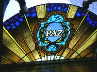  Vitral nuevo con laureles y la leyenda: Paz - a�o 2006 - Bas�lica Menor de Nuestra Se�ora de La Paz - Lomas de Zamora - Buenos Aires.-