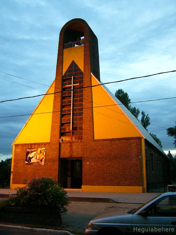 Iglesia-Parroquial-Nuestra-Senora-de-Lujan-en-Marmol
